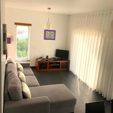 Apartment Alojamentos Campo & Mar-t2 Com Piscina *