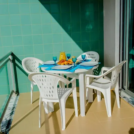 Alojamentos Campo & Mar-t2 Com Piscina São Martinho do Porto