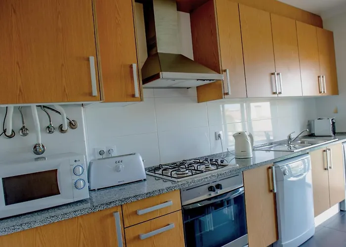 Alojamentos Campo & Mar-t2 Com Piscina